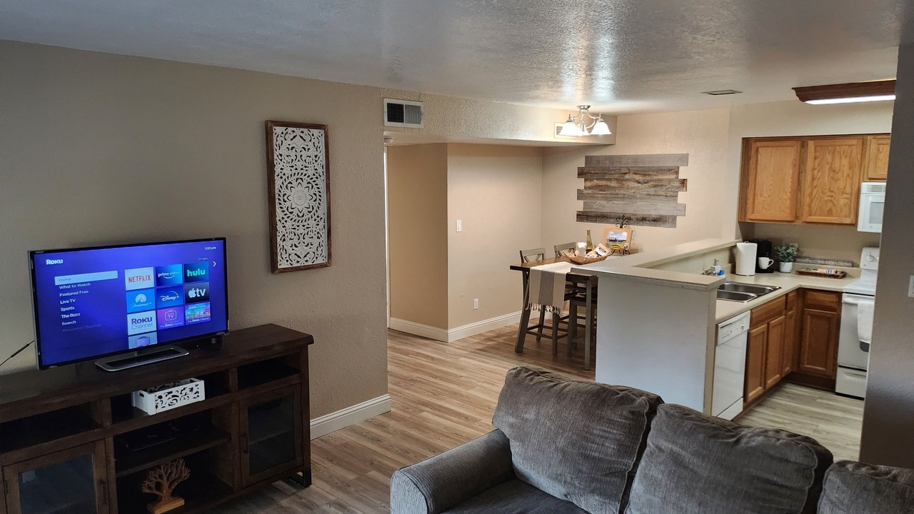 Photo of Livingroom in Downtown
