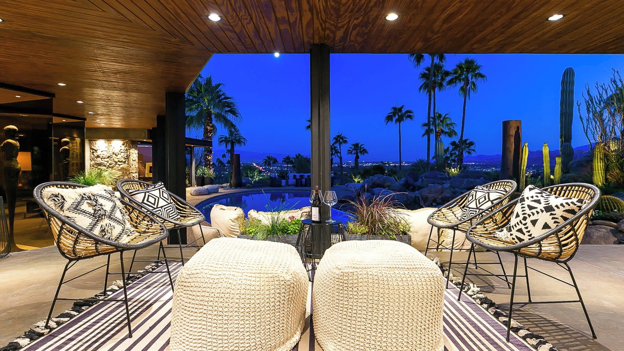 Photo of Patio Balcony in Little Tuscany