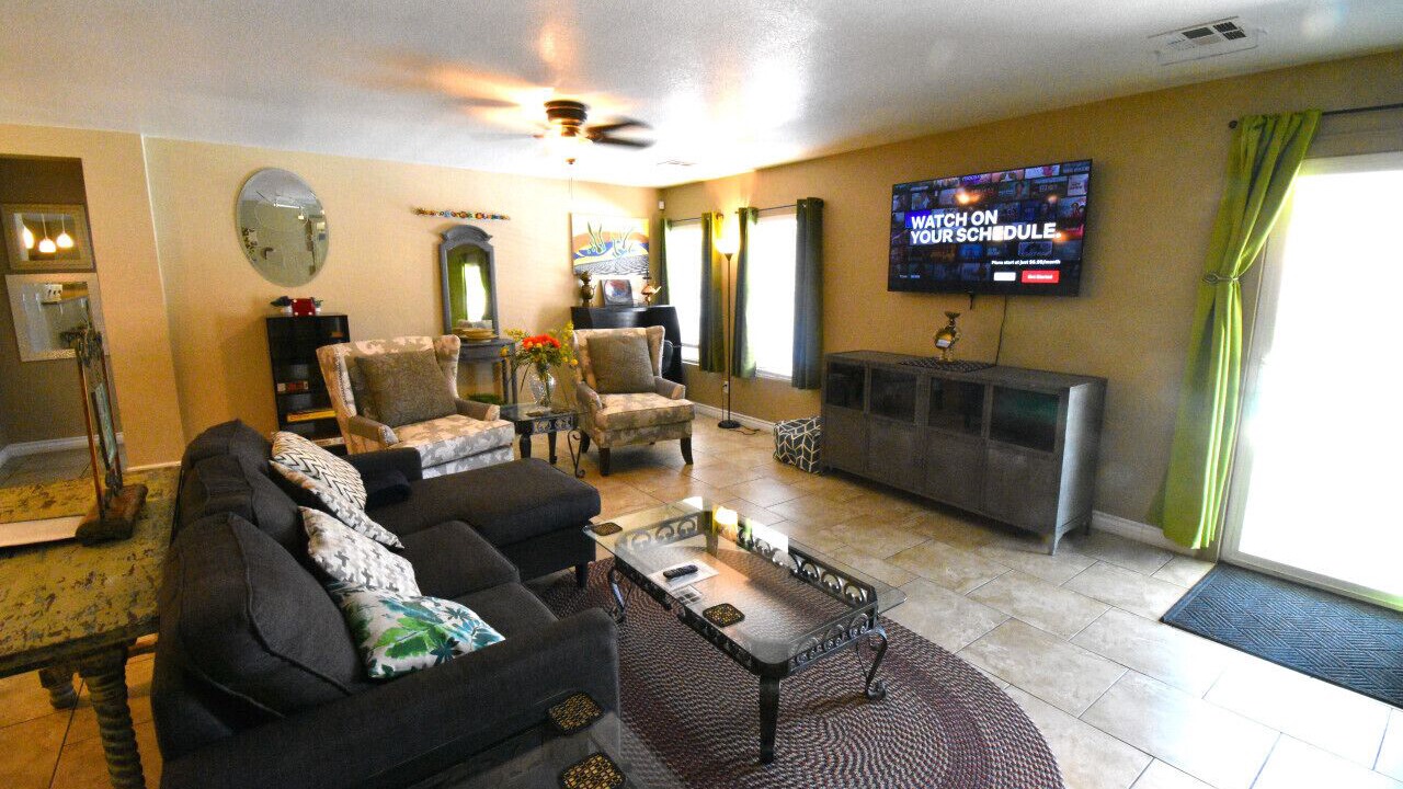 Photo of Livingroom in Sunrise Manor