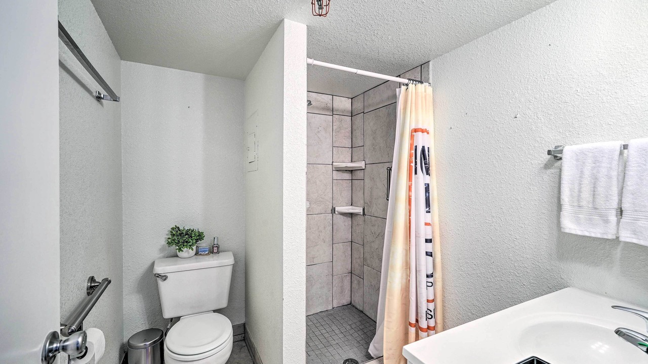 Photo of Bathroom in Parker Strip
