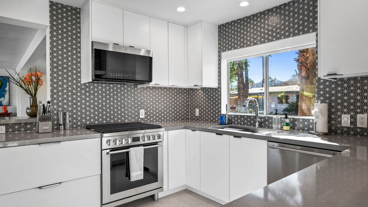 Photo of Kitchen in Tahquitz River Estates