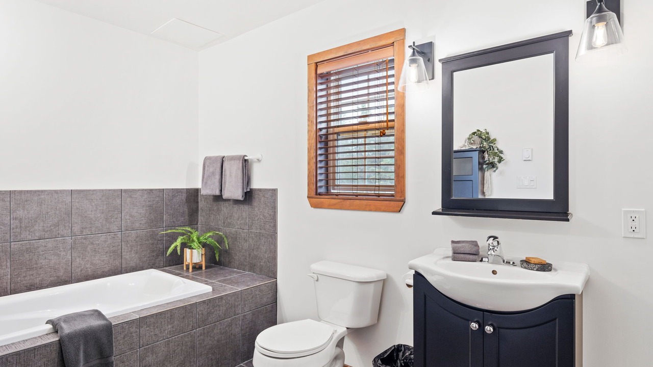 Photo of Bathroom in Ucluelet