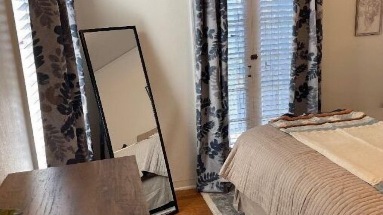 Photo of Bedroom in Raisin