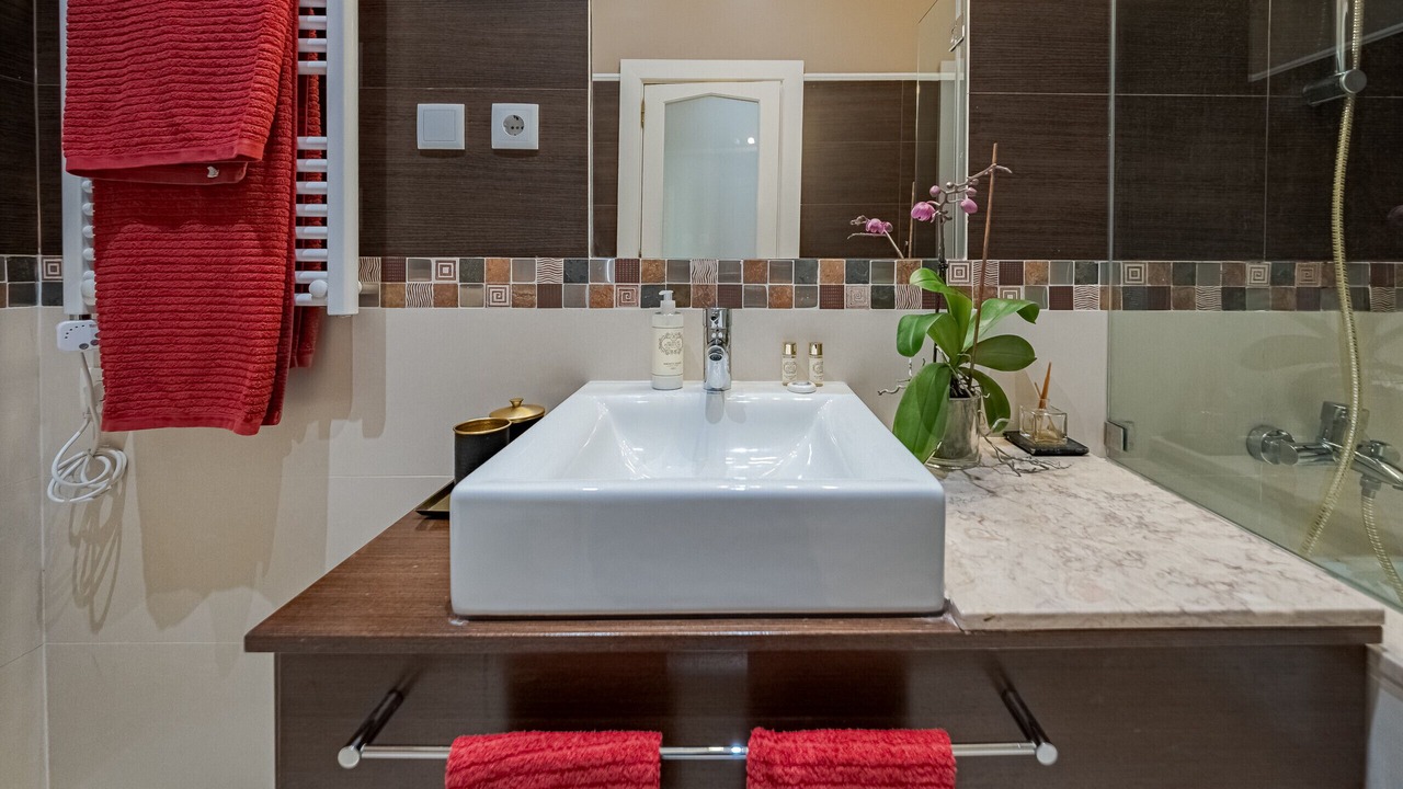 Photo of Bathroom in Baixa