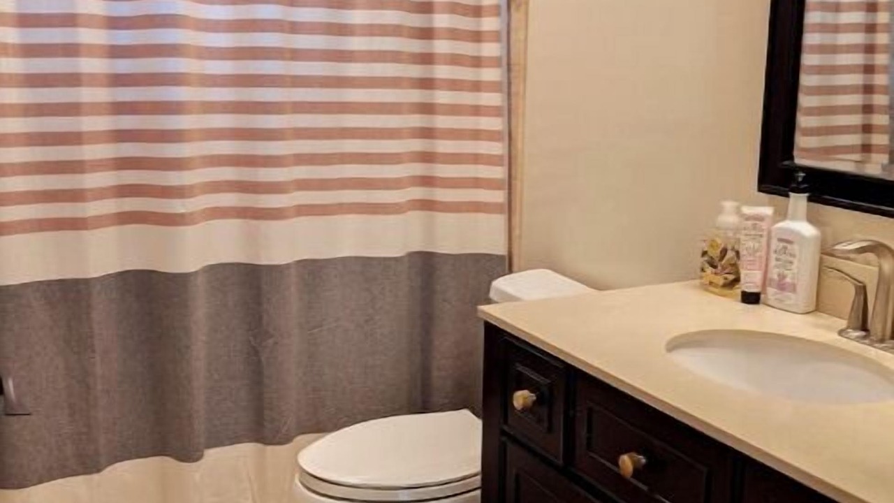 Photo of Bathroom in Oak View