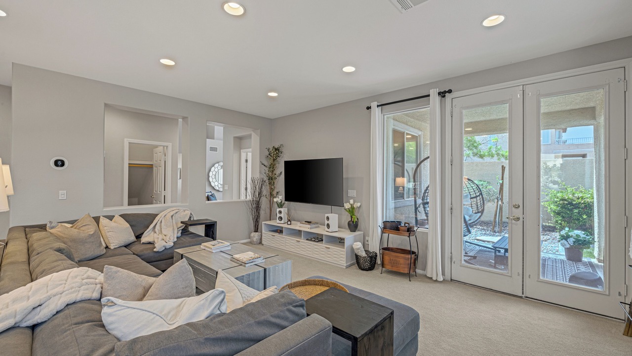Photo of Livingroom in Spring Valley
