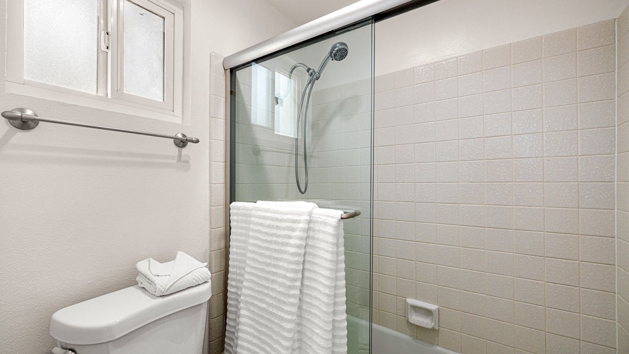 Photo of Bathroom in Racquet Club South