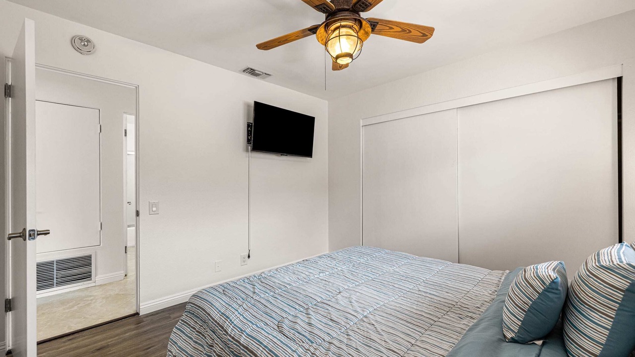Photo of Bedroom in Racquet Club South
