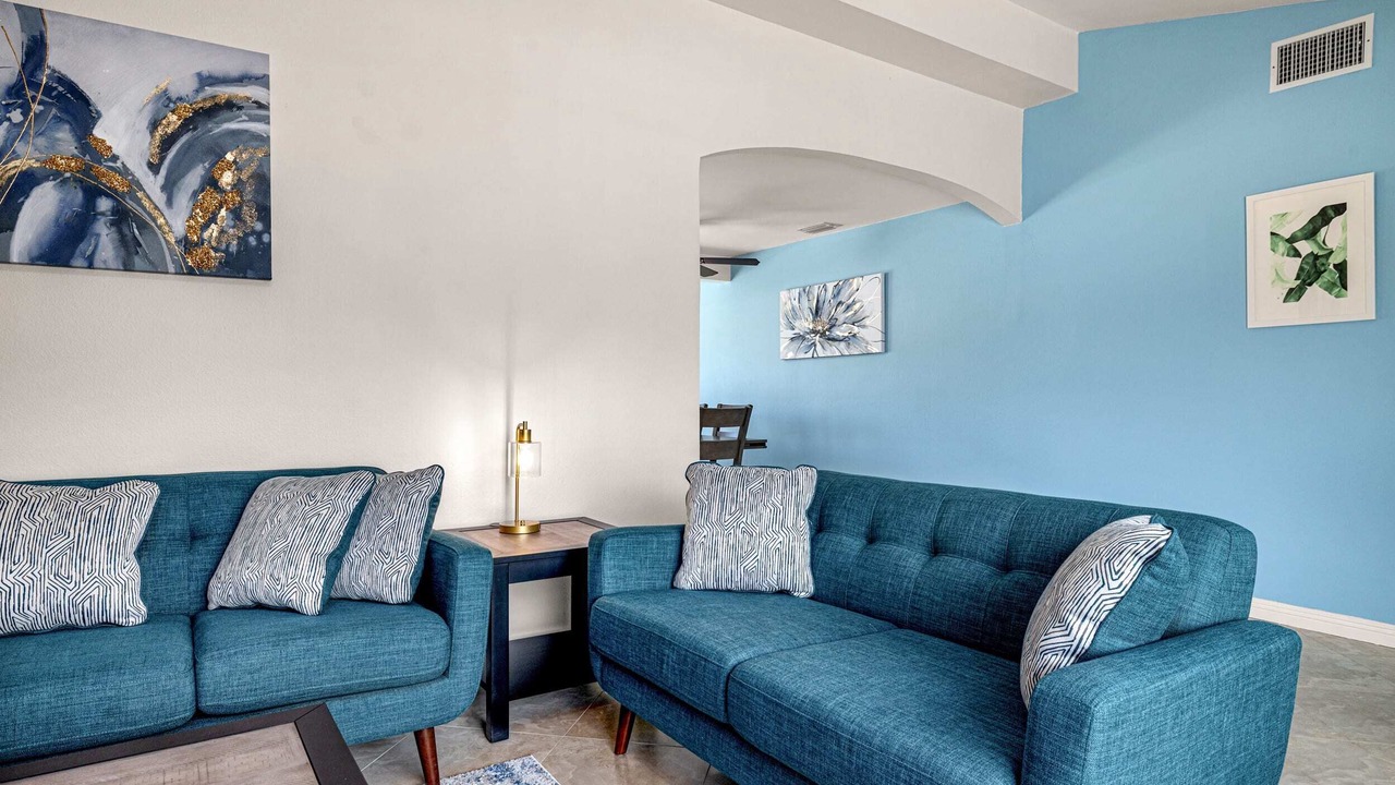 Photo of Livingroom in Racquet Club South