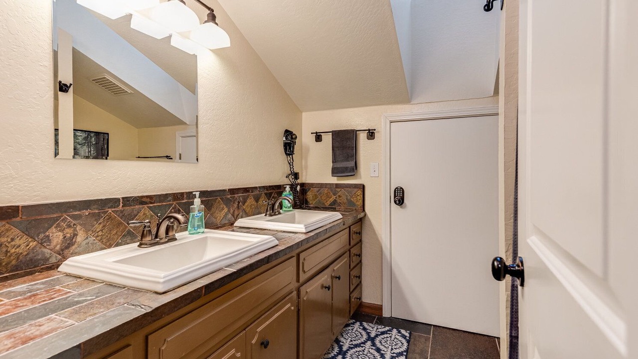 Photo of Bathroom in Glencoe