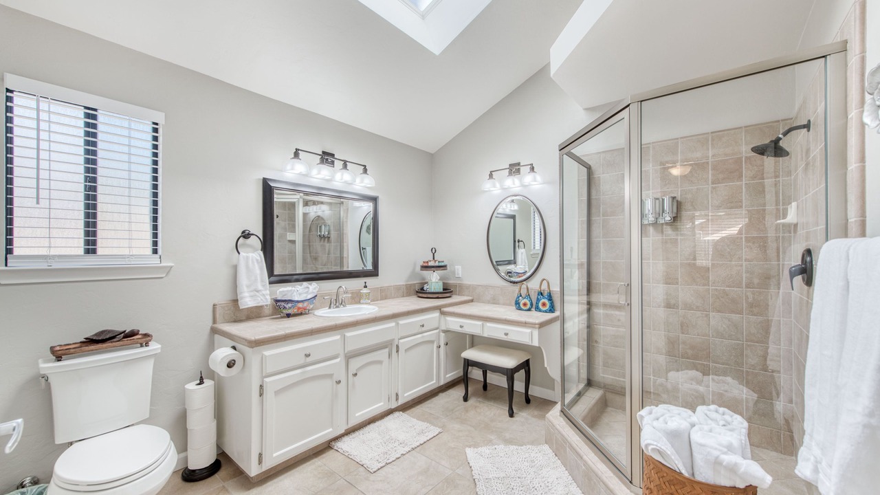 Photo of Bathroom in Raisin