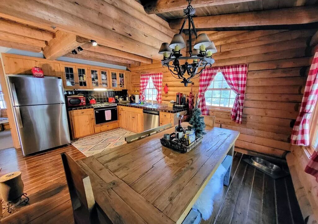 Photo of Kitchen in Pine Mountain Club