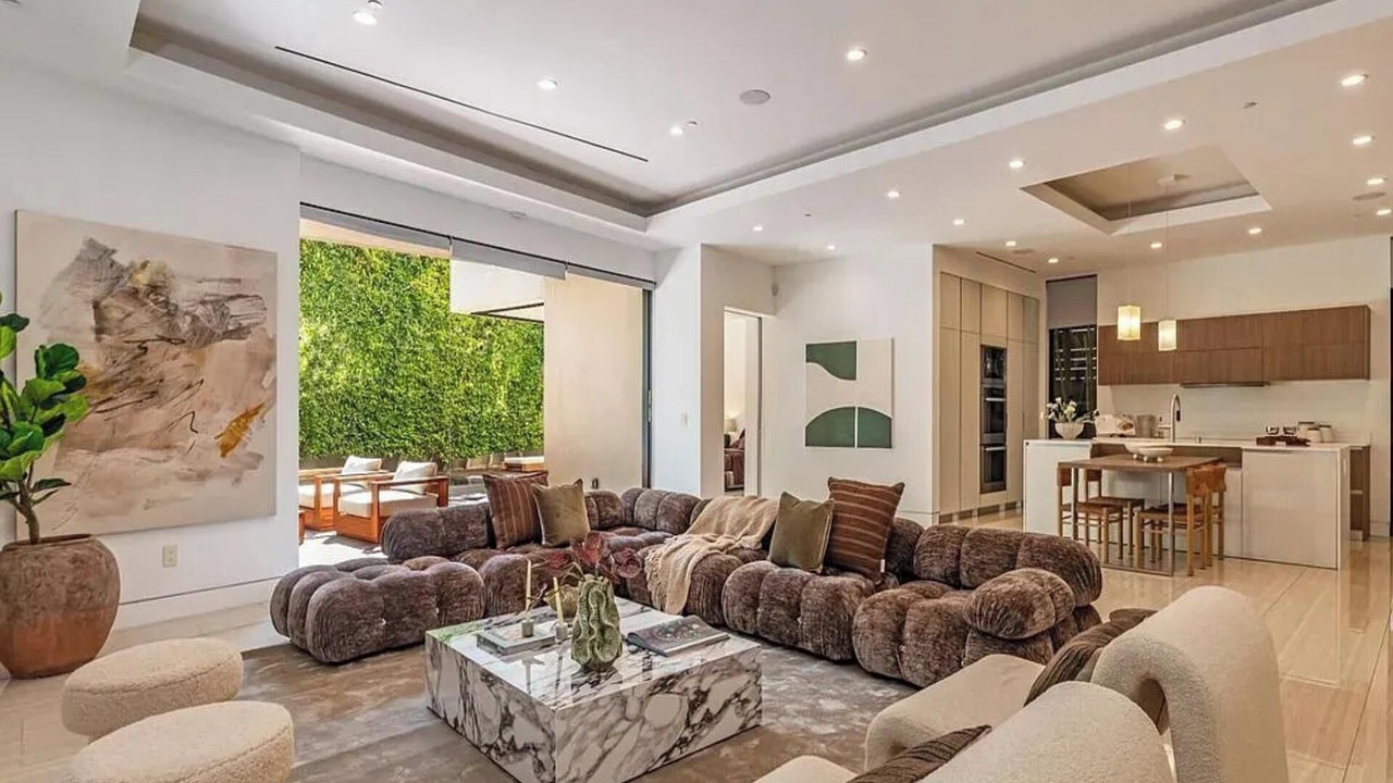 Photo of Livingroom in Beverly Grove
