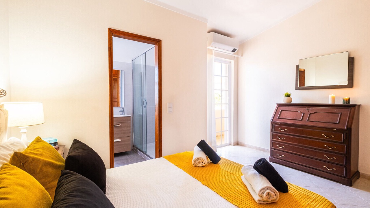 Photo of Bedroom in Vale de Parra