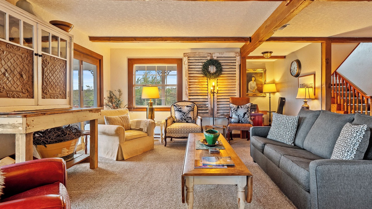 Photo of Livingroom in Templeton