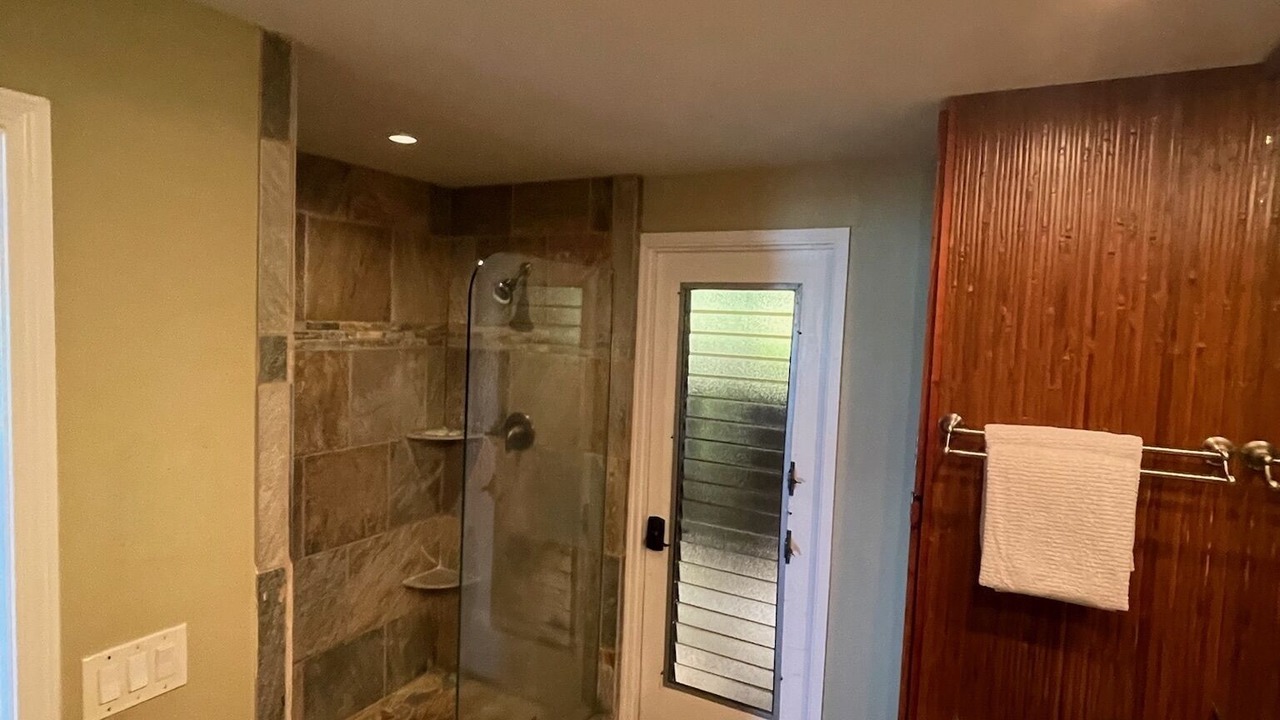 Photo of Bathroom in Waialua