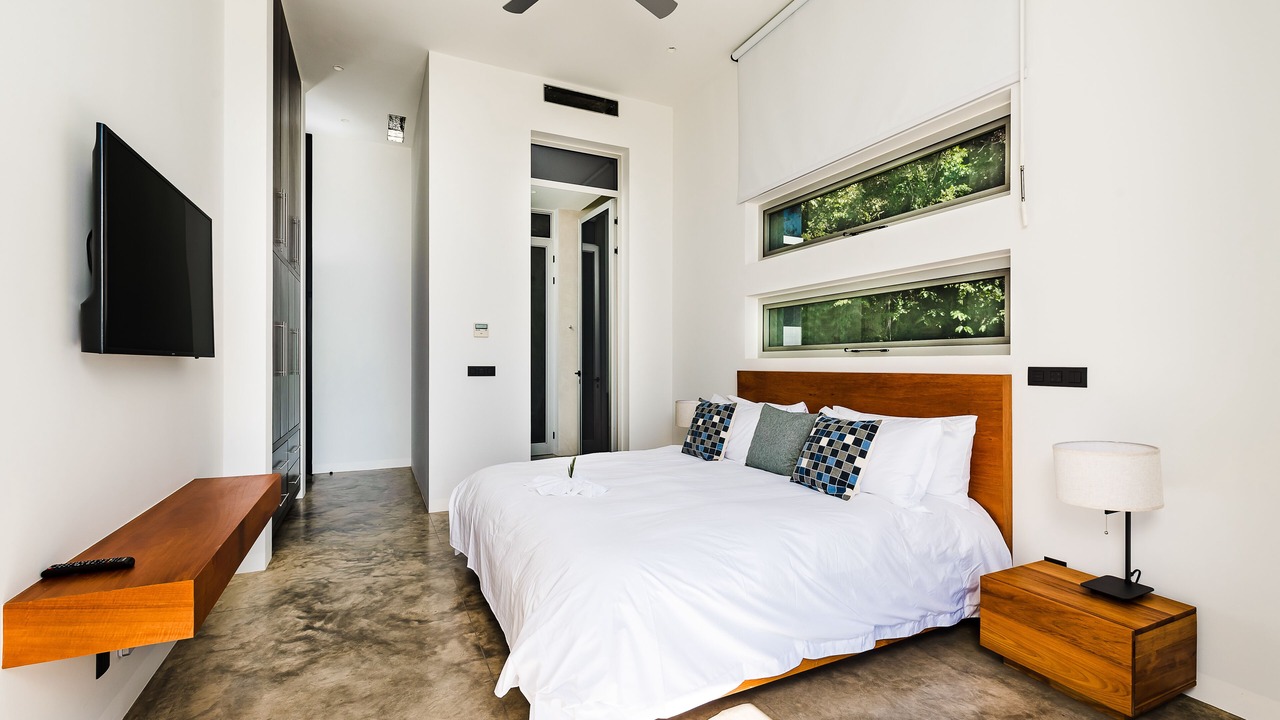 Photo of Bedroom in Black Beauty