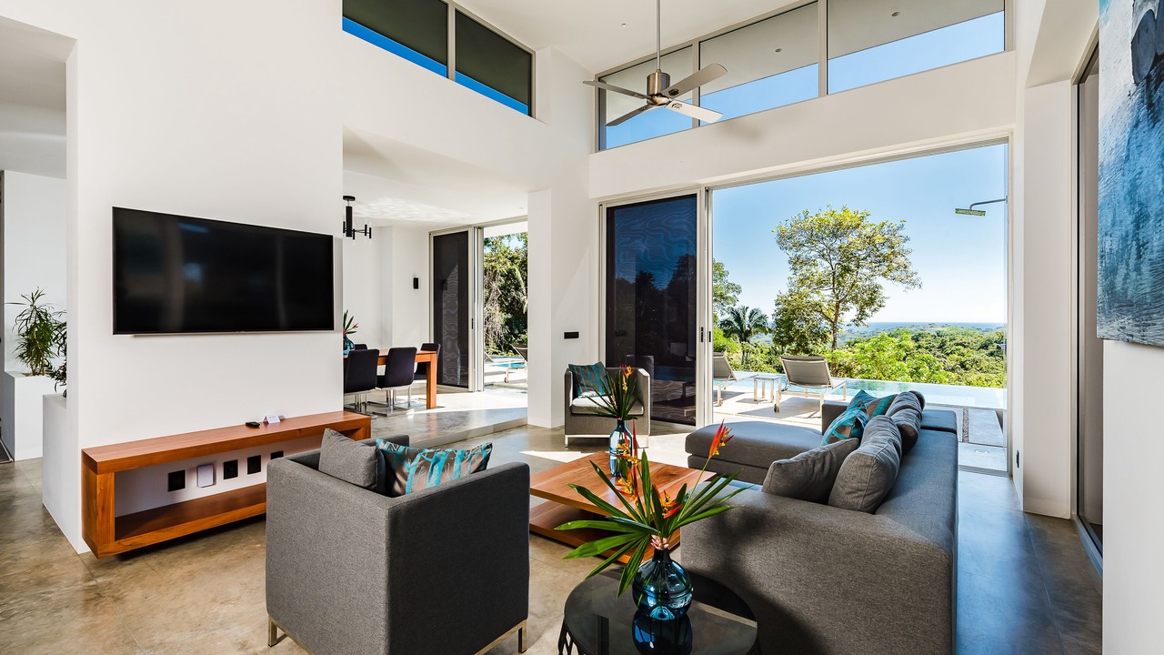 Photo of Livingroom in Black Beauty