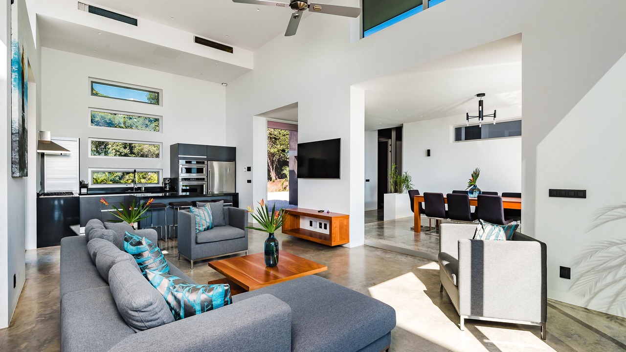 Photo of Livingroom in Black Beauty