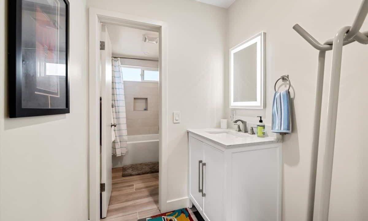Photo of Bathroom in Carpinteria