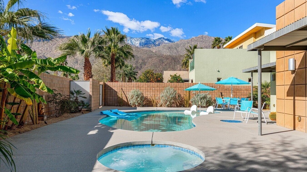 Photo of Others in Twin Palms