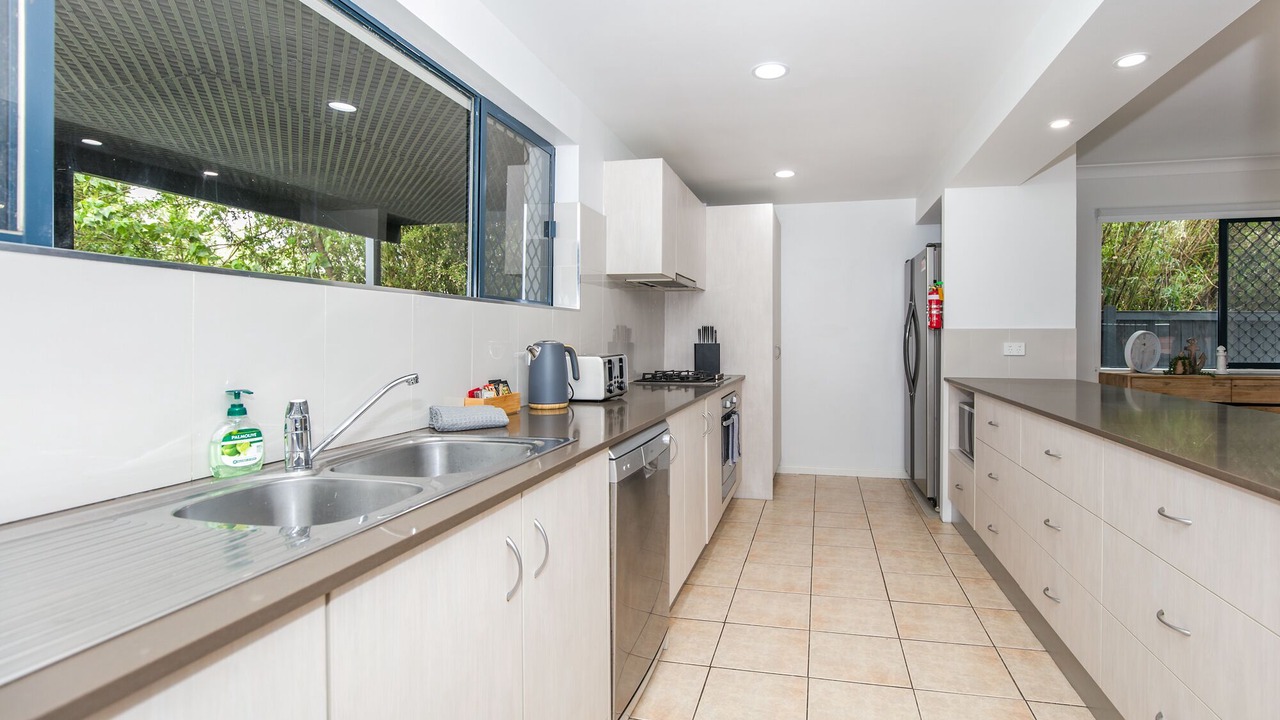 Photo of Kitchen in Broadbeach Waters