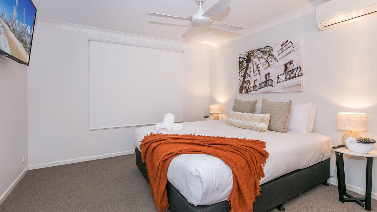 Photo of Bedroom in Broadbeach Waters