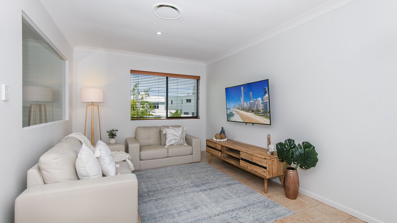 Photo of Livingroom in Broadbeach Waters