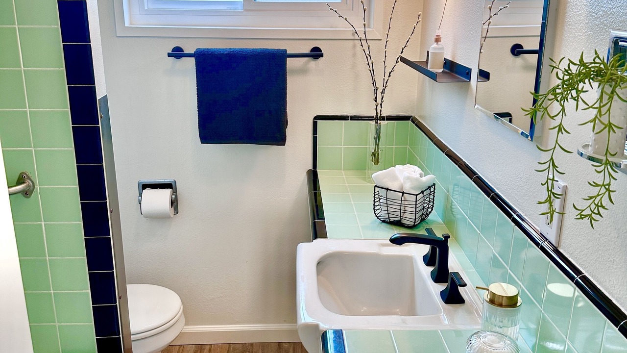 Photo of Bathroom in West Mesa