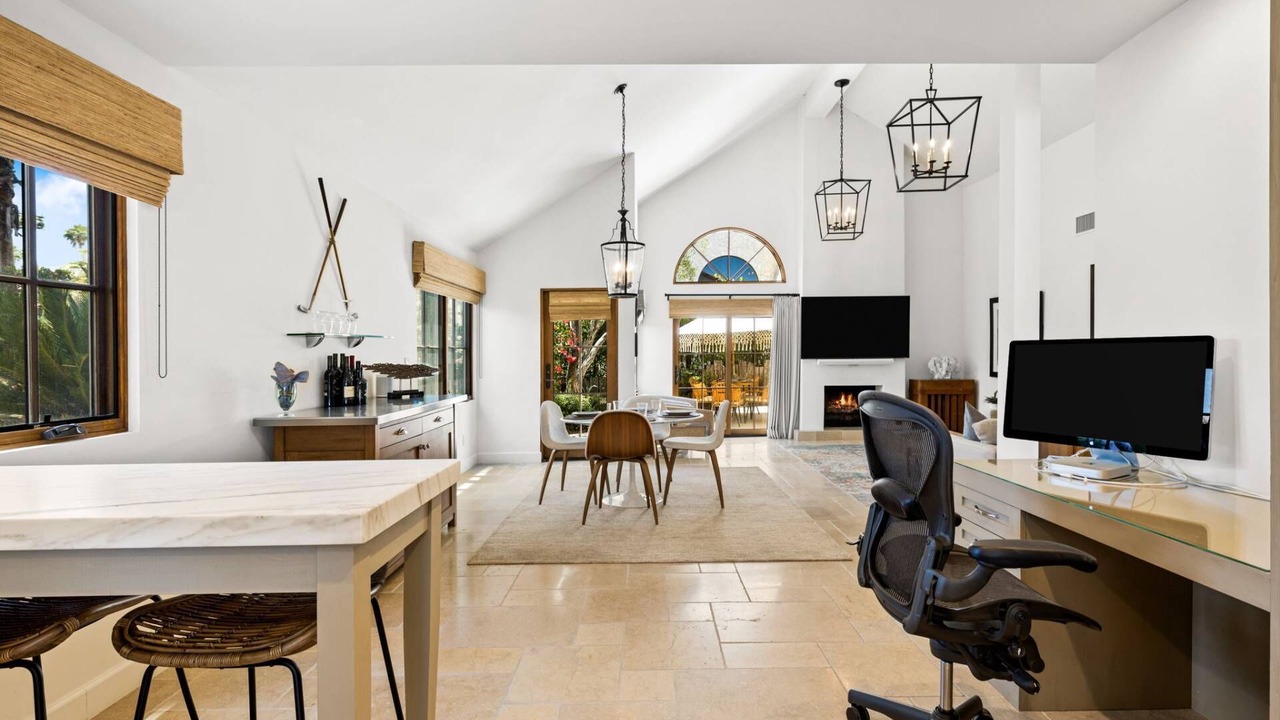 Photo of Livingroom in Palm Desert