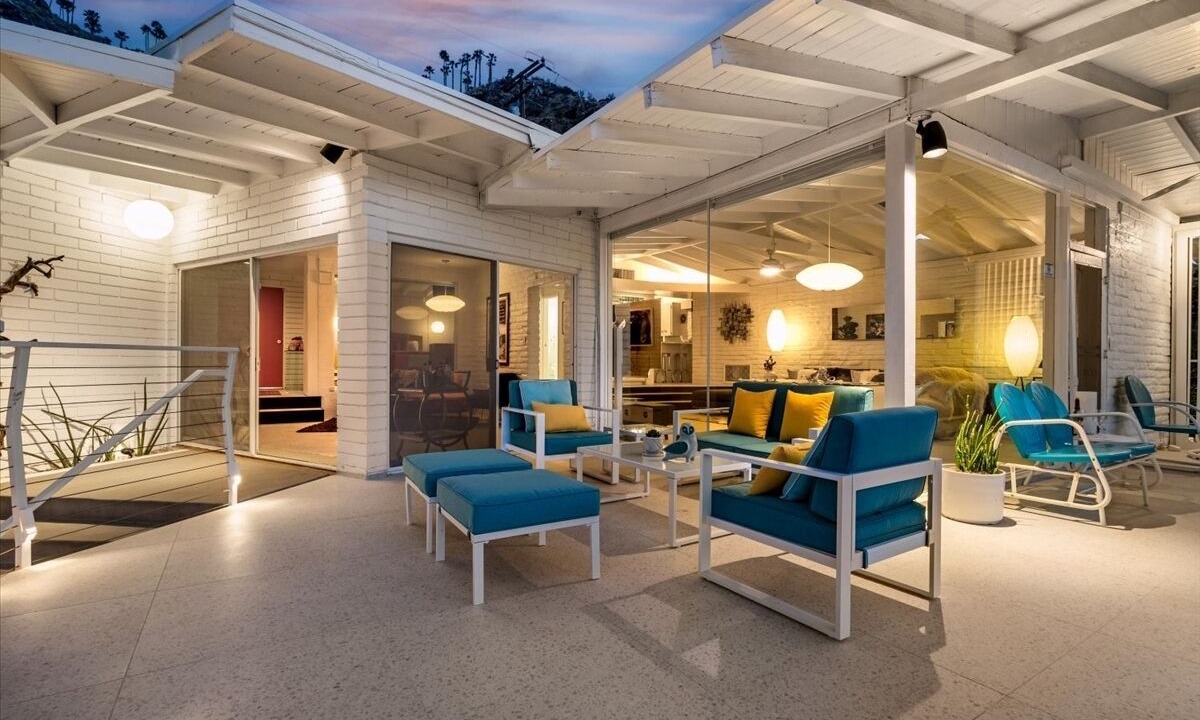 Photo of Patio Balcony in Araby Cove