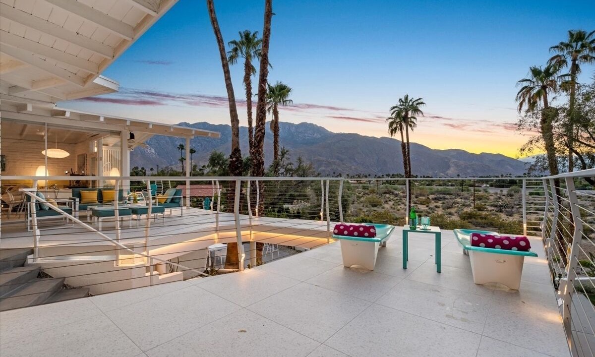 Photo of Patio Balcony in Araby Cove