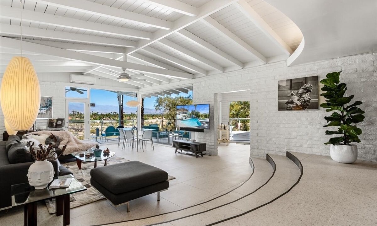 Photo of Livingroom in Araby Cove