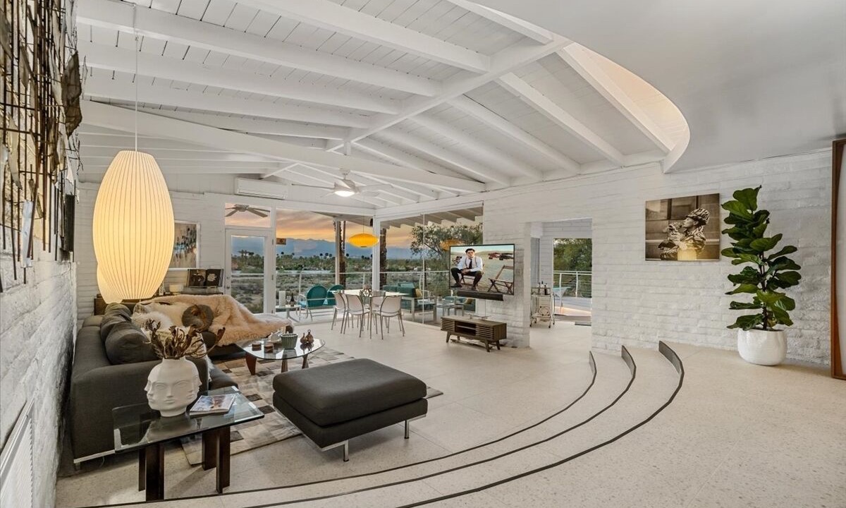 Photo of Livingroom in Araby Cove
