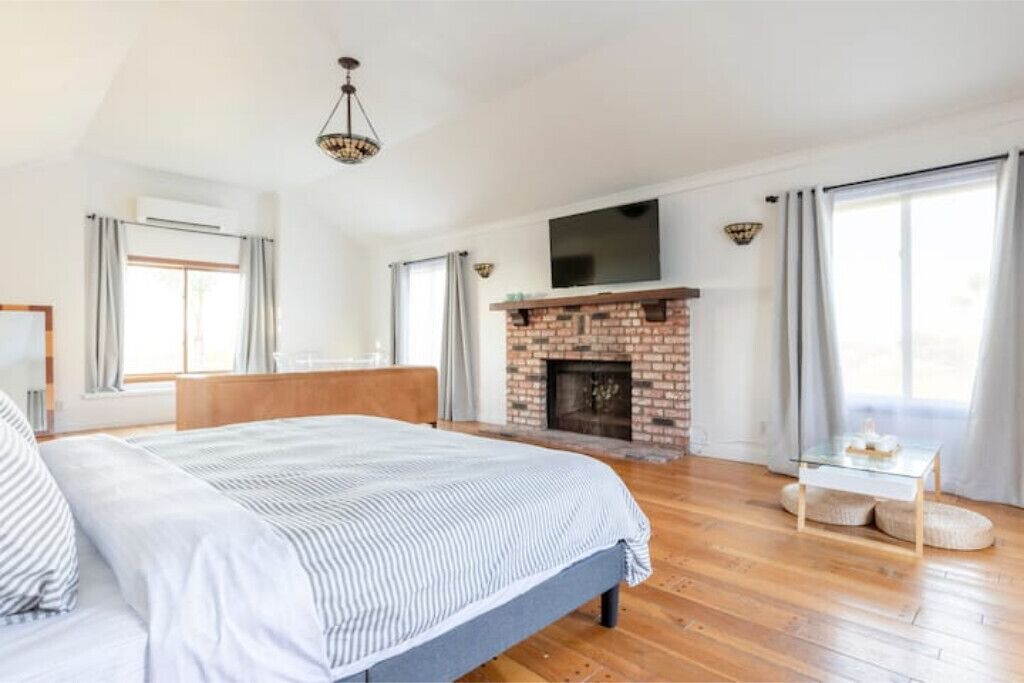 Photo of Bedroom in Central Malibu