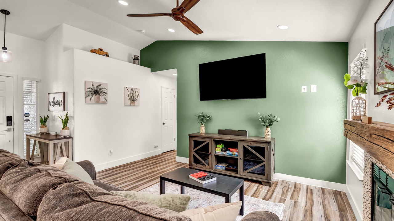 Photo of Livingroom in Hanford