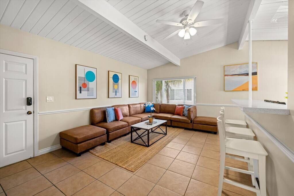 Photo of Livingroom in West Beach