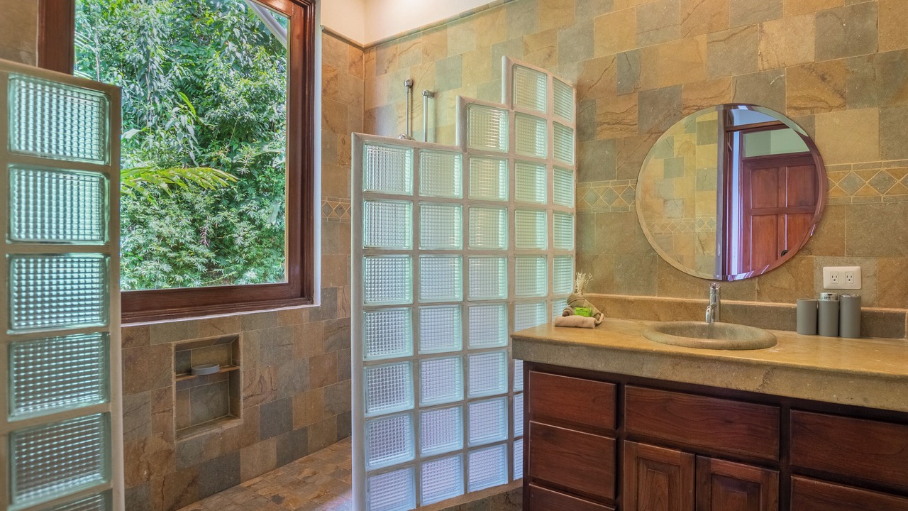 Photo of Bathroom in Dominical