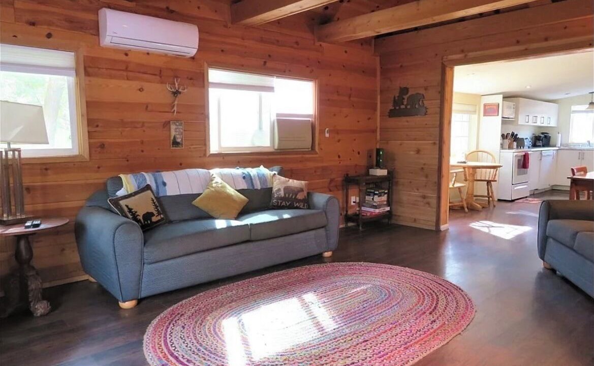 Photo of Livingroom in Mountain Center