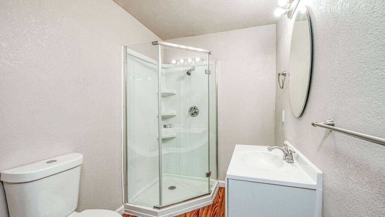 Photo of Bathroom in Raisin