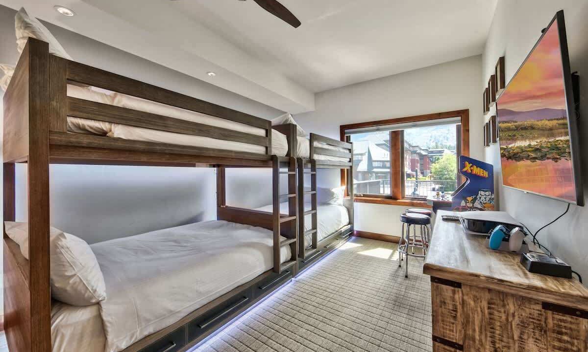 Photo of Bedroom in Lakeside Park