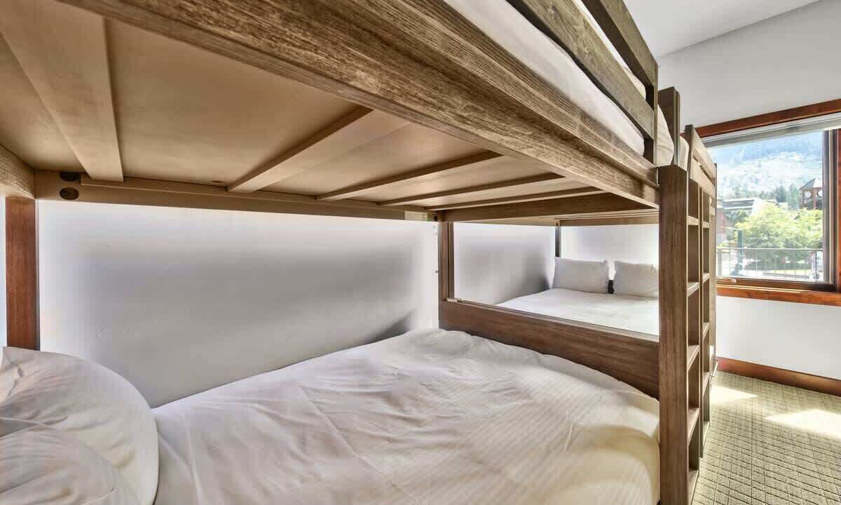 Photo of Bedroom in Lakeside Park