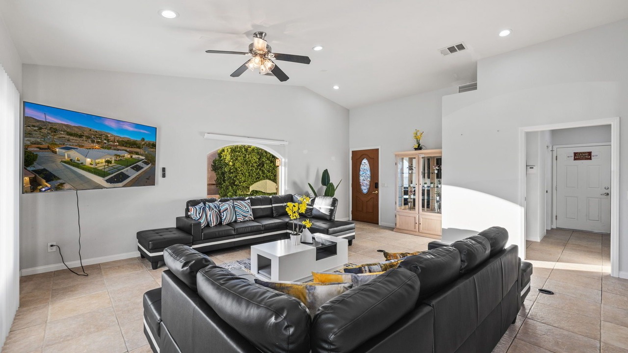 Photo of Livingroom in Desert Hot Springs