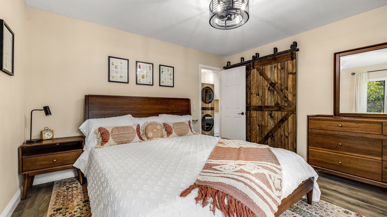 Photo of Bedroom in Pine Valley