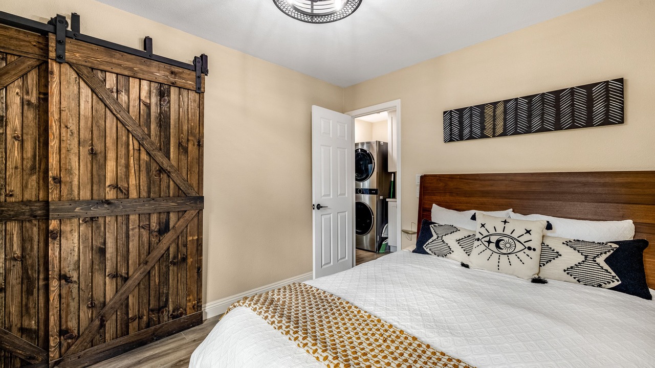 Photo of Bedroom in Pine Valley