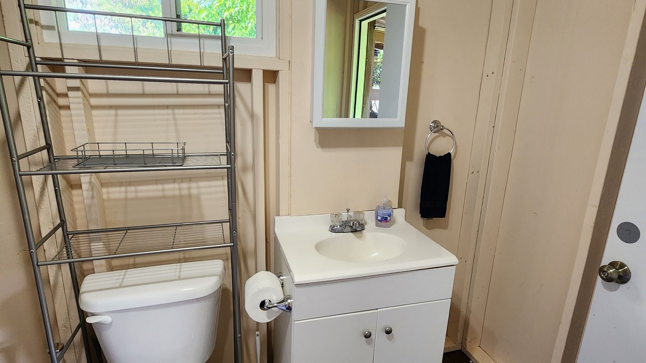 Photo of Bathroom in Mokuleia