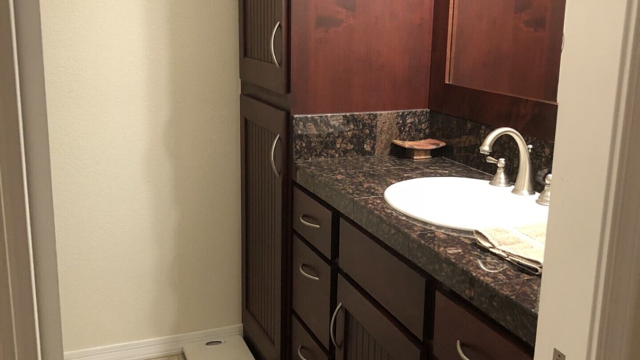Photo of Bathroom in Moovalya Keys