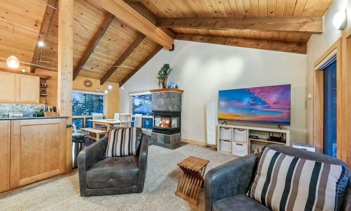 Photo of Livingroom in Montgomery Estates