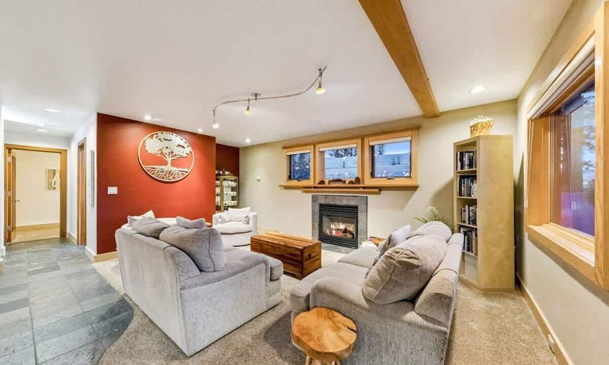 Photo of Livingroom in Montgomery Estates