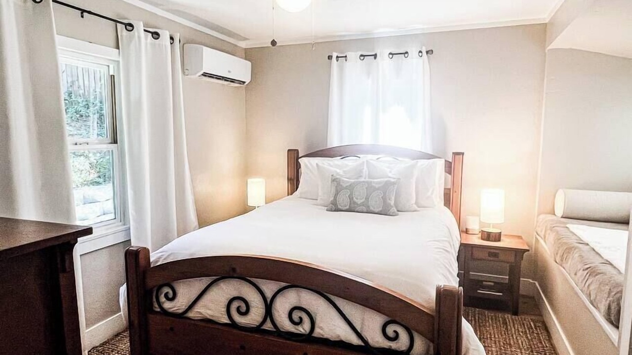 Photo of Bedroom in Idyllwild